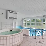 בית נופש Beautiful In With Sauna *